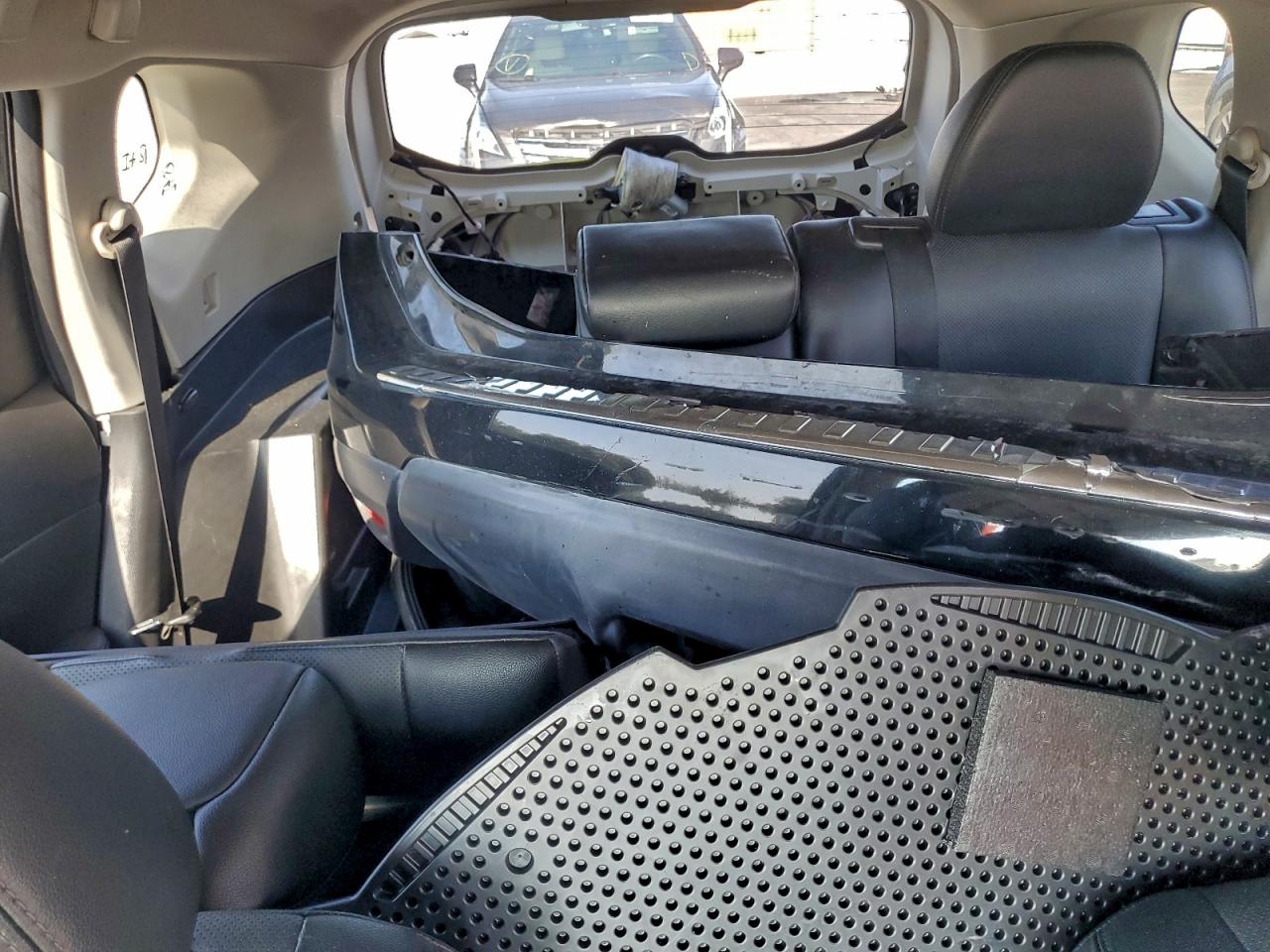 Nissan Rogue S Image 3