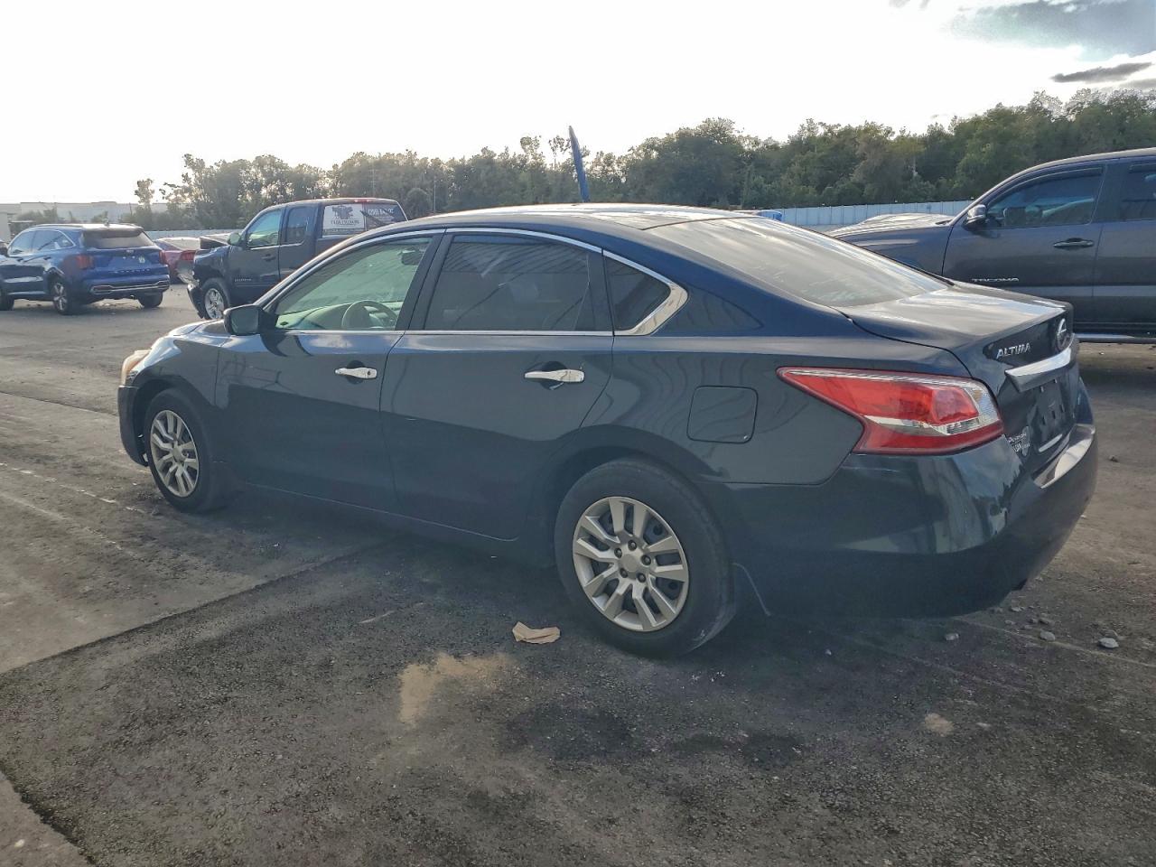 Nissan Altima 2.5 Image 2
