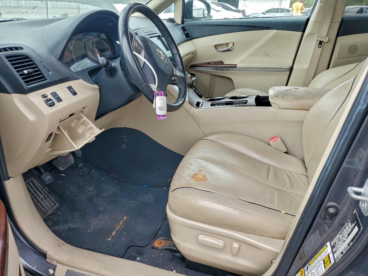 Toyota Venza Image 8