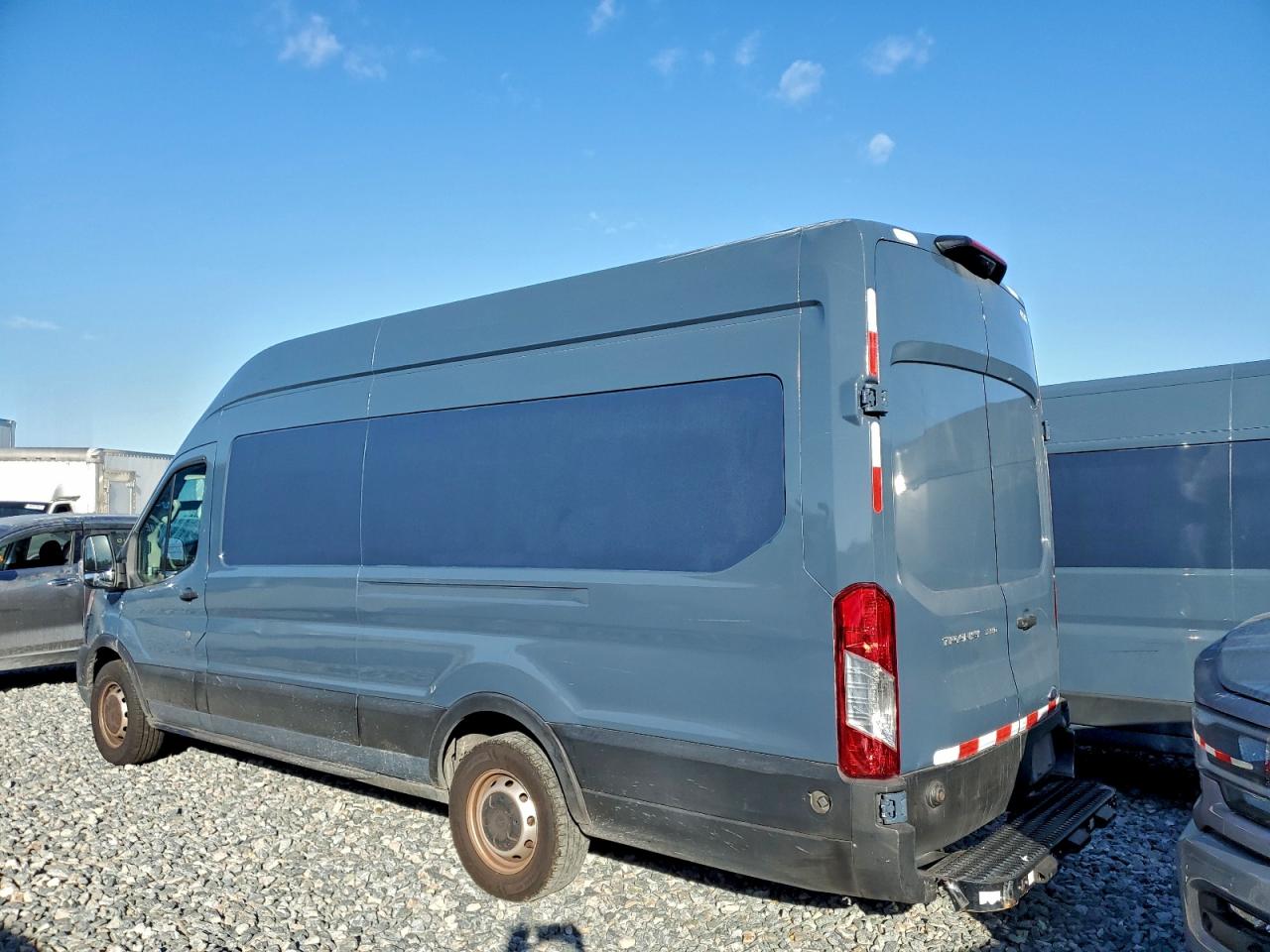 Ford Transit T-250 Image 2