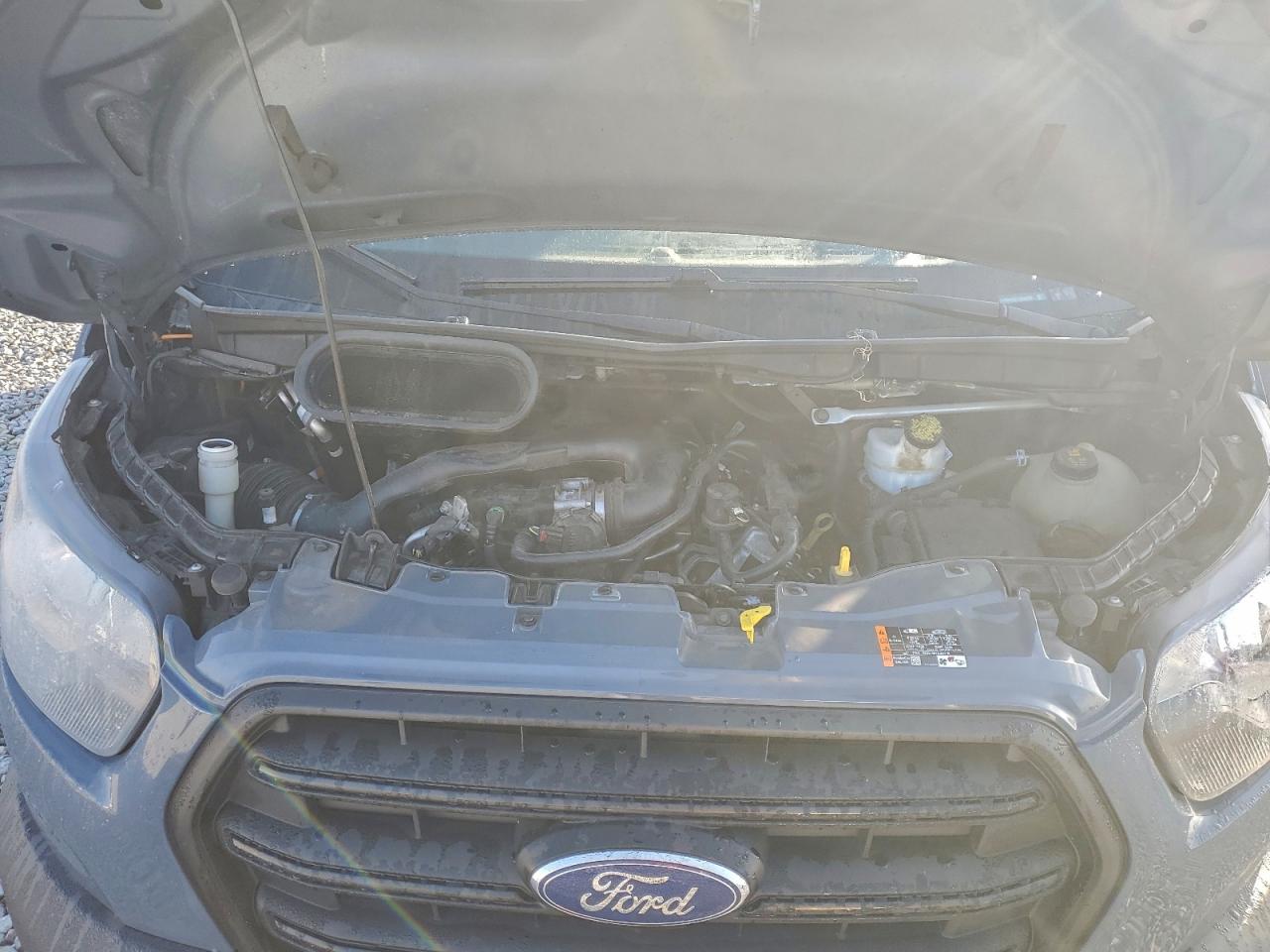 Ford Transit T-250 Image 6