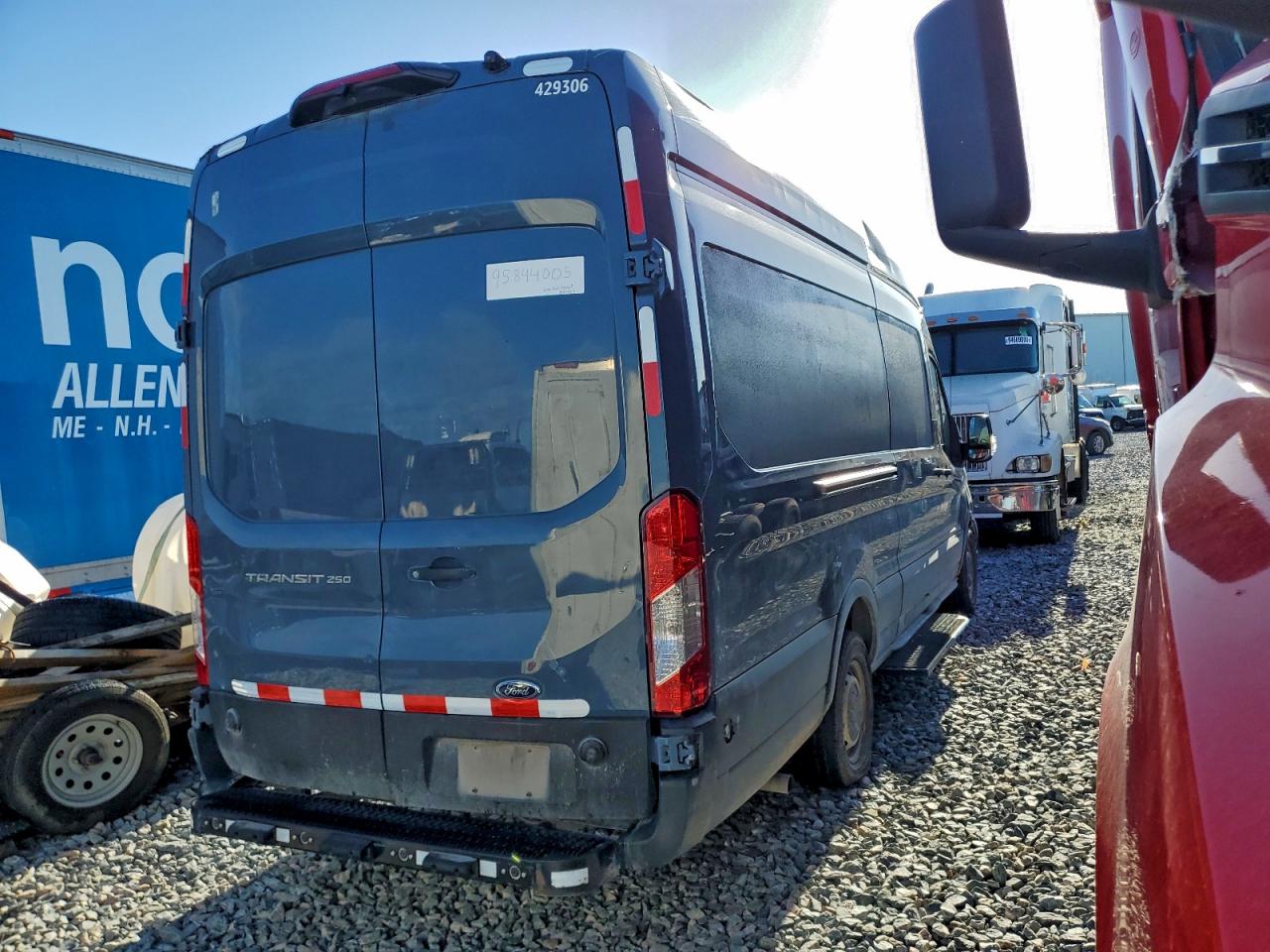 Ford Transit T-250 Image 3