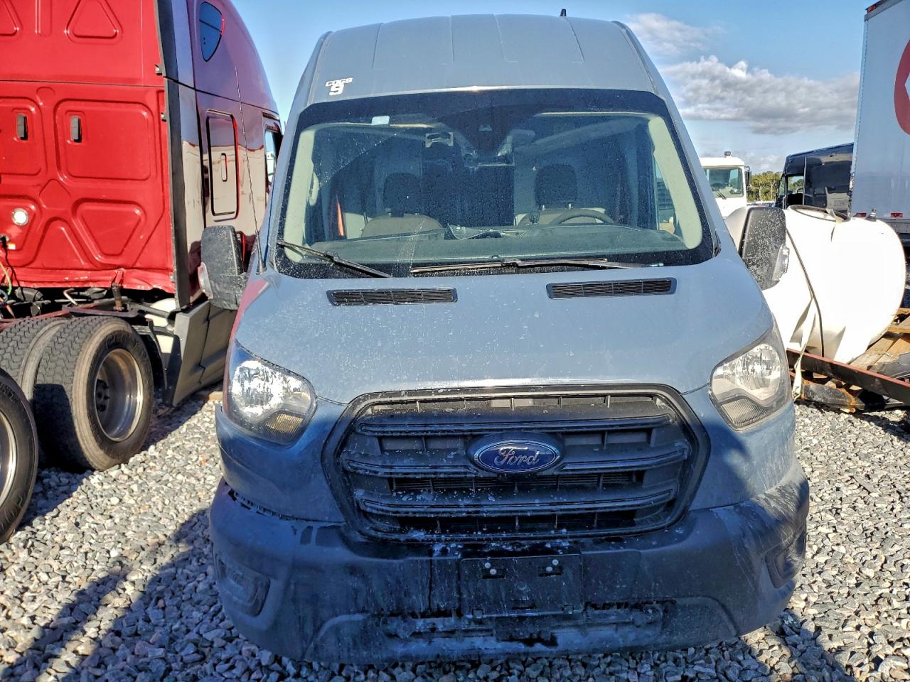 Ford Transit T-250 Image 10