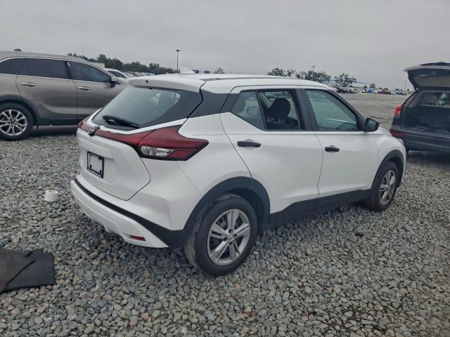 Nissan Kicks S Image 4