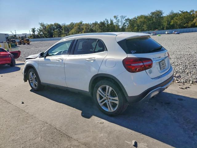 Mercedes-Benz GLA 250 Image 2