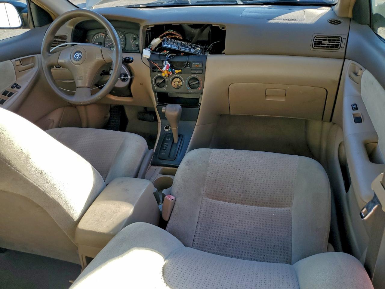 Toyota Corolla Ce Image 9