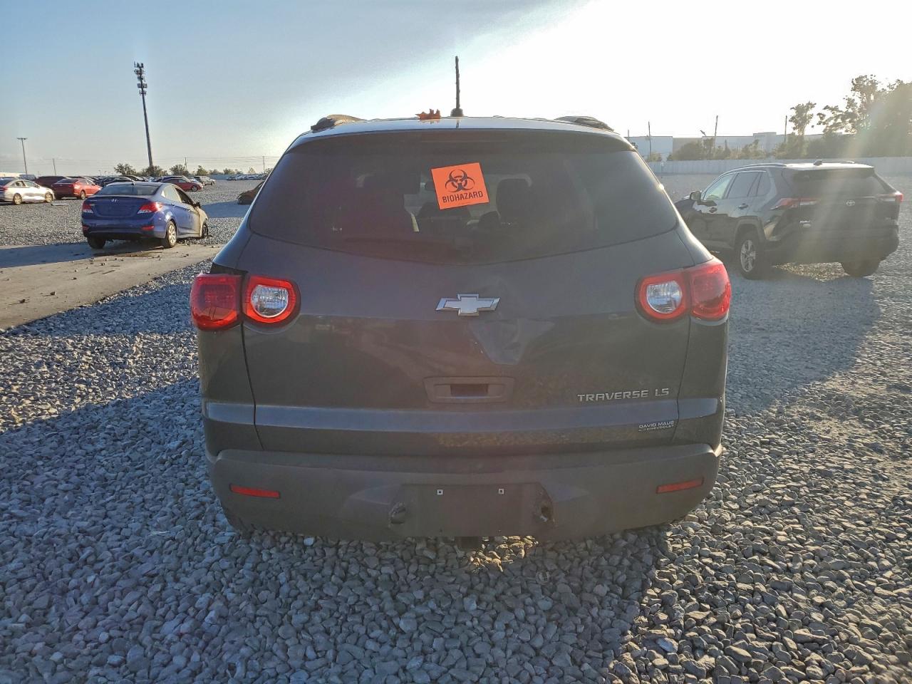 Chevrolet Traverse Ls Image 2