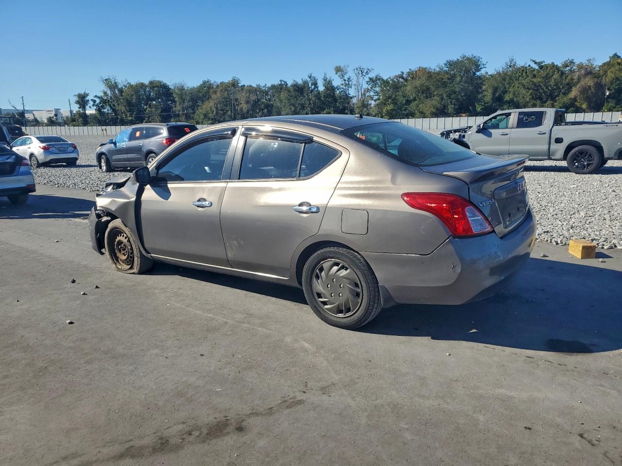 Nissan Versa S Image 12