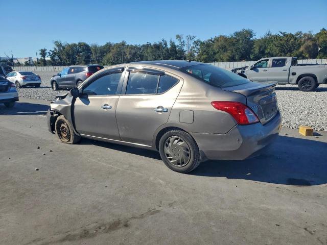 Nissan Versa S Image 12