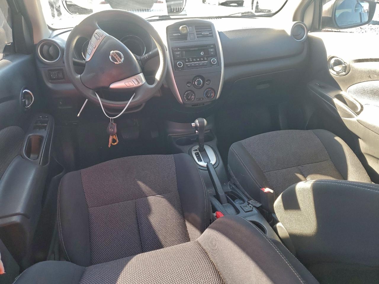 Nissan Versa S Image 7