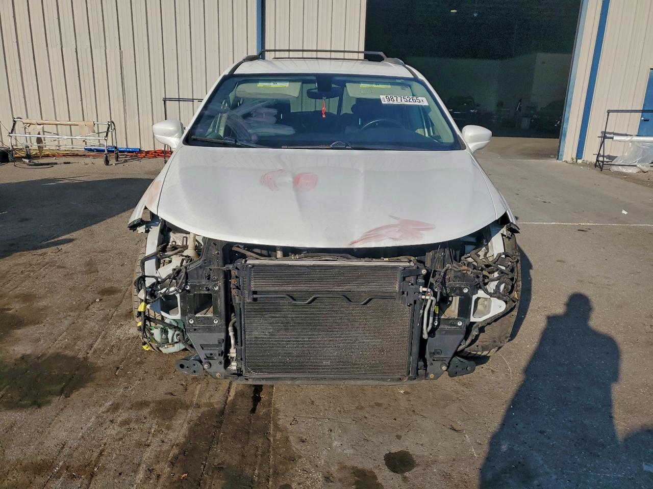 Chrysler Pacifica Touring L Image 10