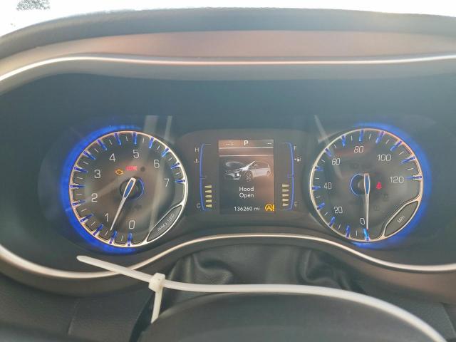 Chrysler Pacifica Touring L Image 7