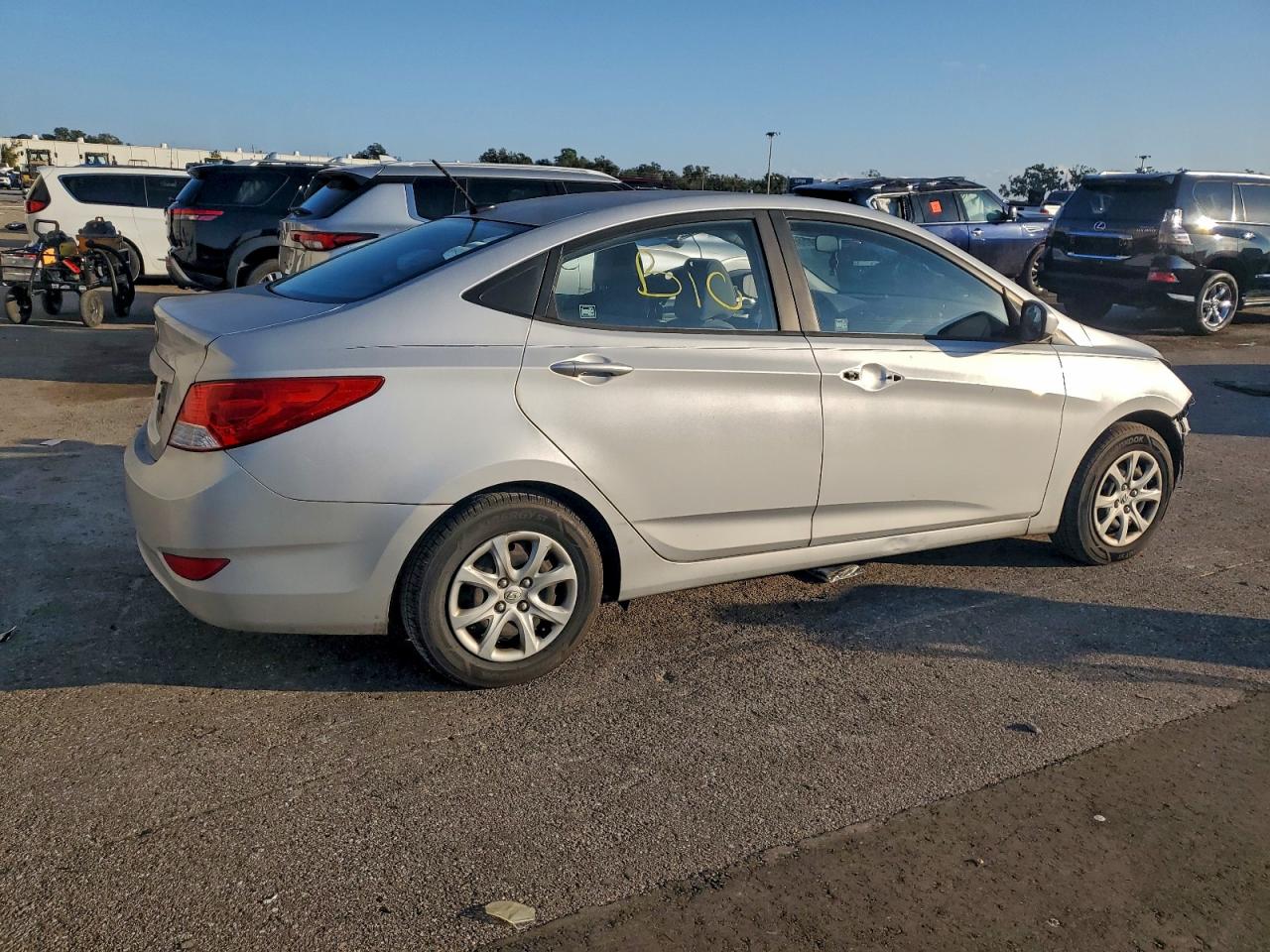 Hyundai ACCENT Gls Image 2