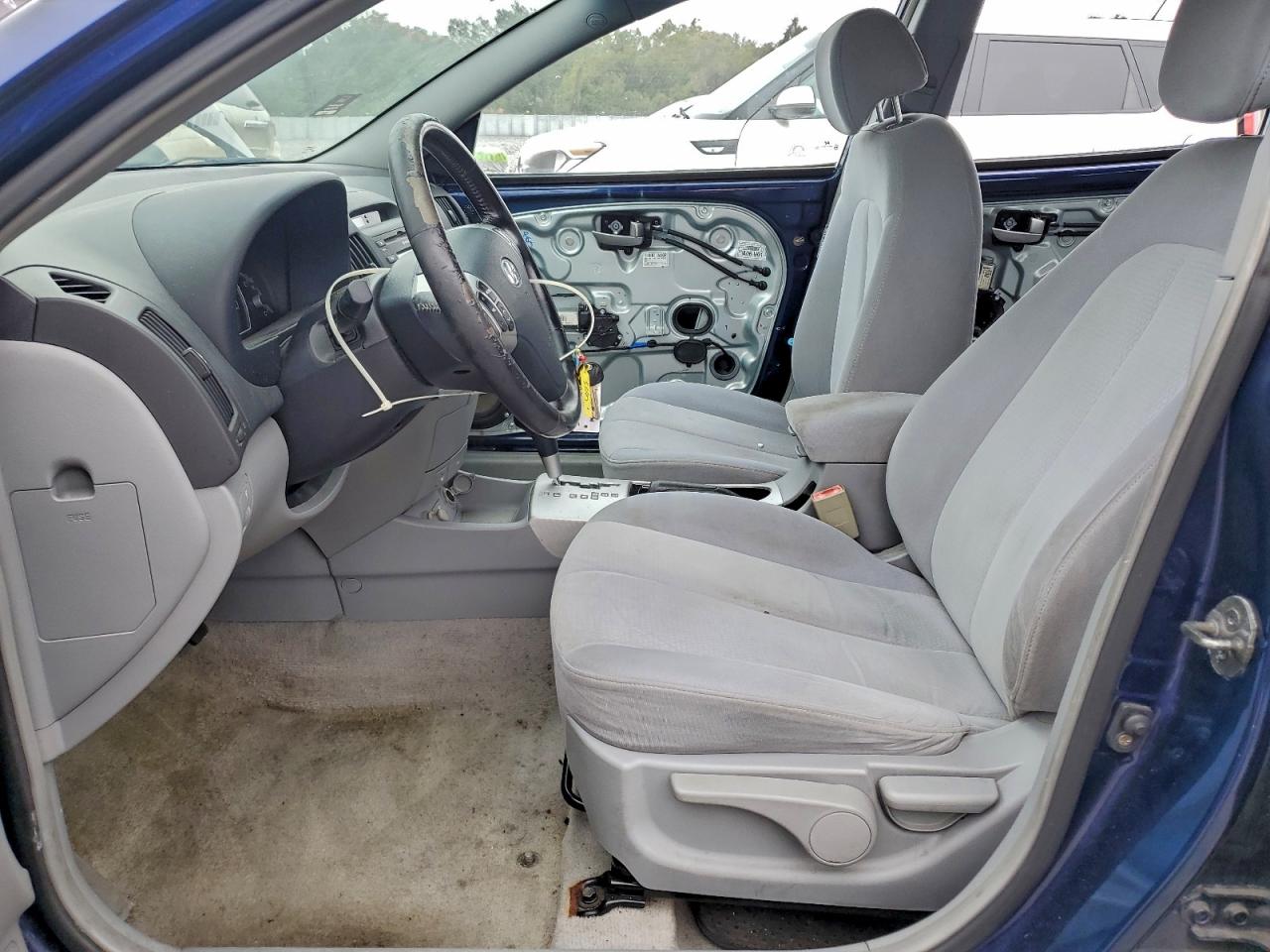 Hyundai ELANTRA Gls Image 4