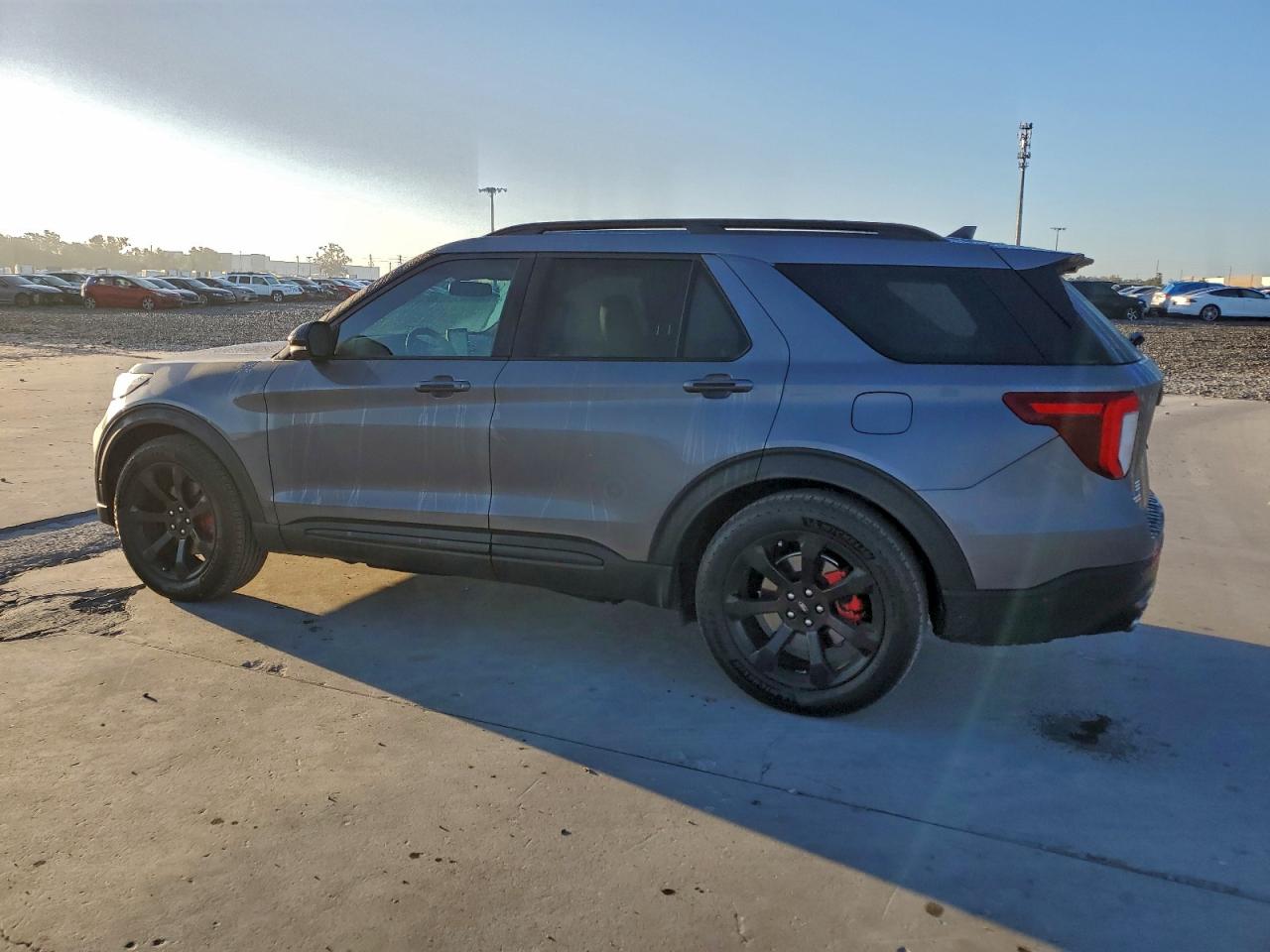 Ford Explorer St Image 2