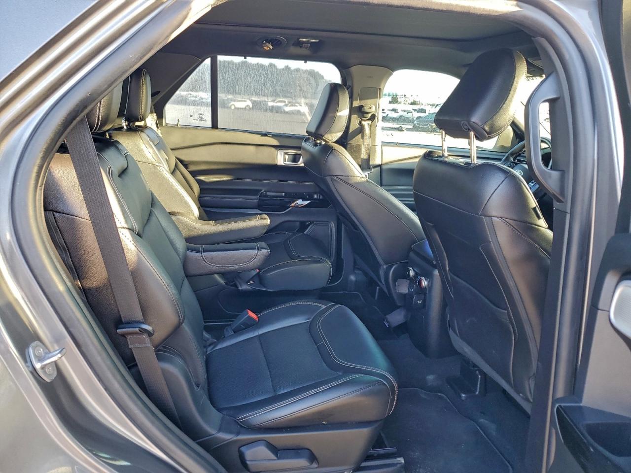 Ford Explorer St Image 9