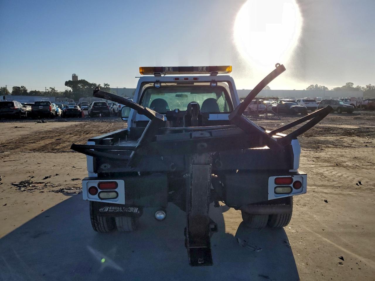 Ford F-350 Super Duty Image 8