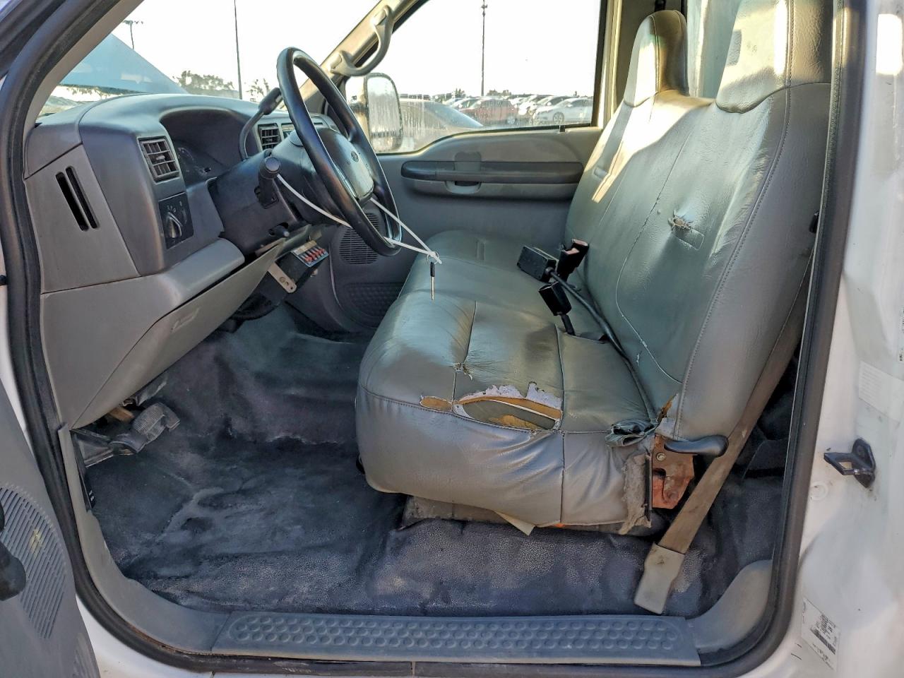 Ford F-350 Super Duty Image 6