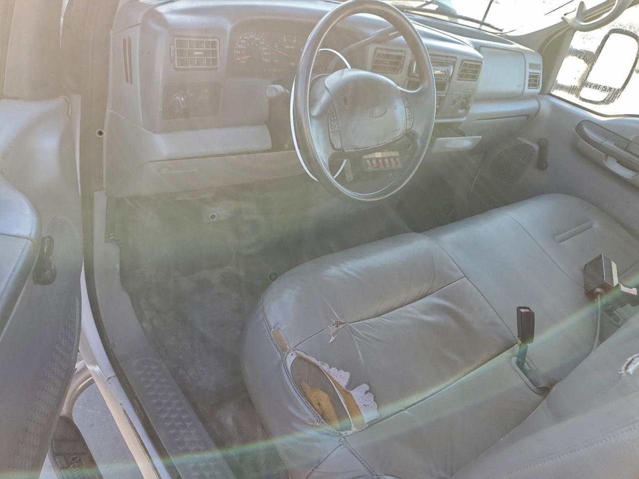 Ford F-350 Super Duty Image 4