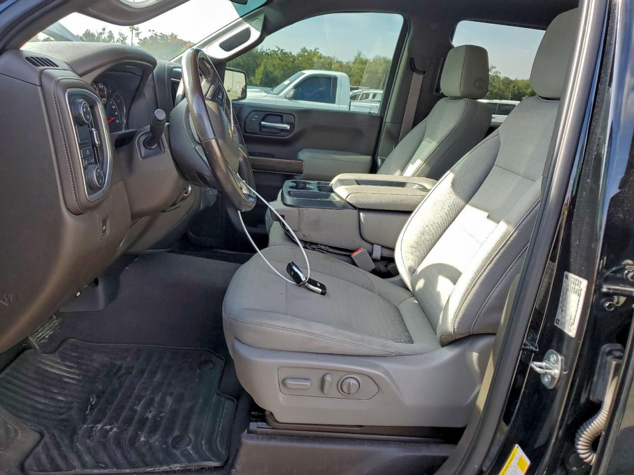 Chevrolet Silverado C1500 Lt Image 7