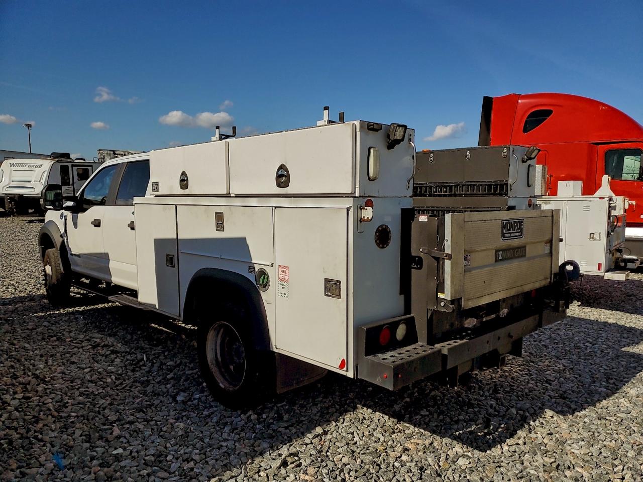 Ford F-450 Super Duty Image 2