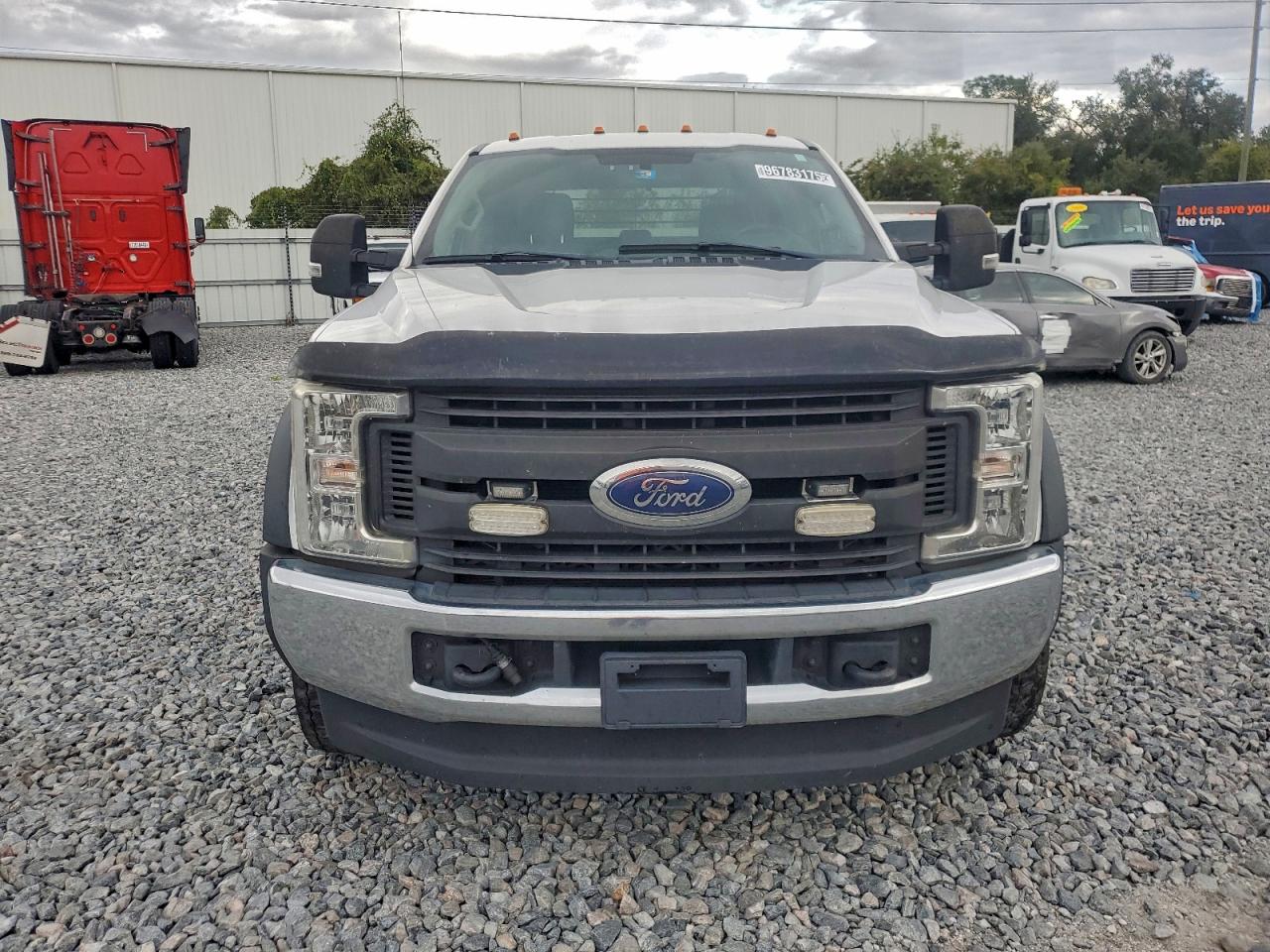 Ford F-450 Super Duty Image 3