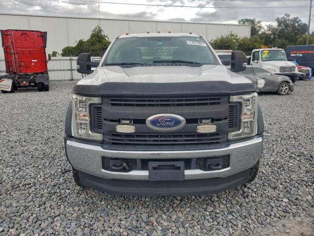 Ford F-450 Super Duty Image 3