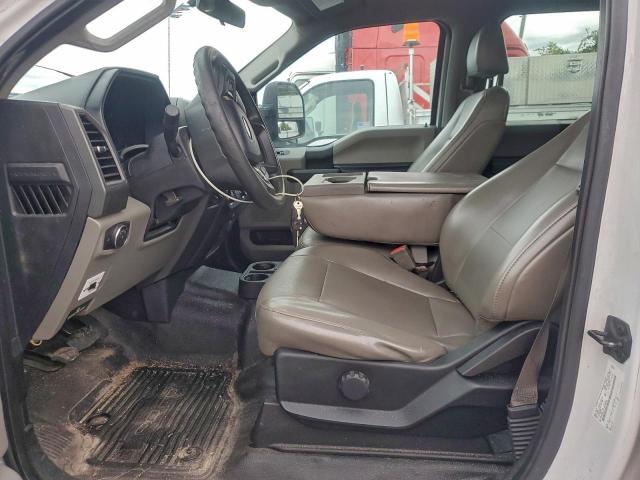 Ford F-450 Super Duty Image 12