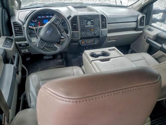 Ford F-450 Super Duty Image 9