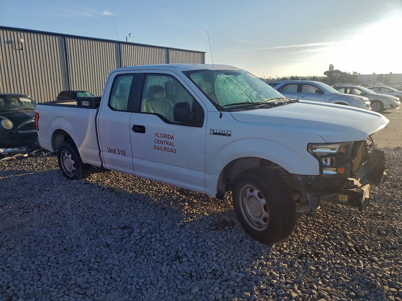 Ford F-150 Super Cab Image 12
