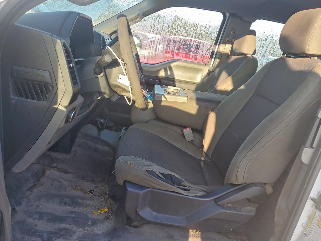 Ford F-150 Super Cab Image 3