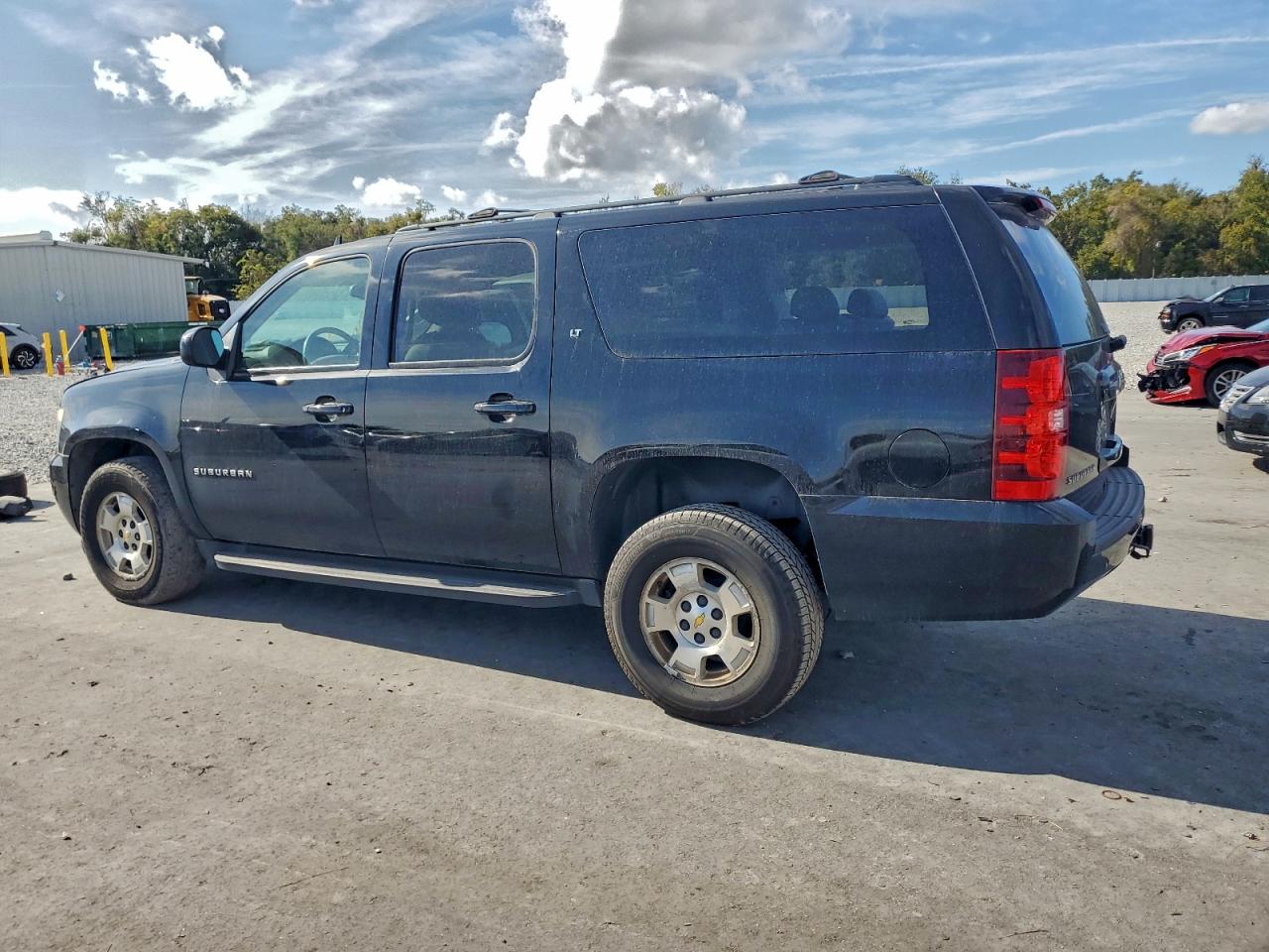 Chevrolet Suburban K1500 Lt Image 7