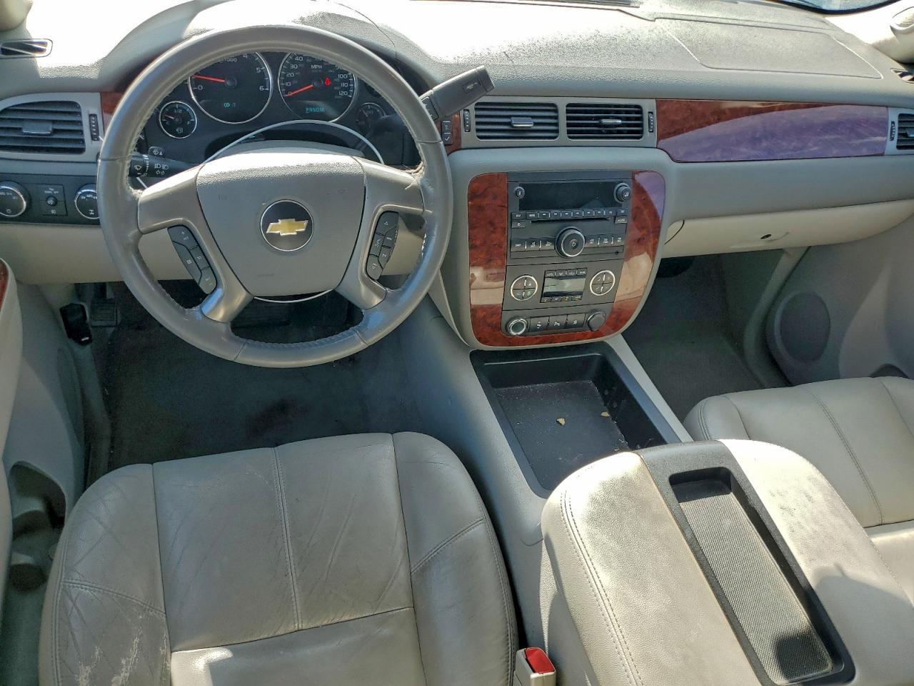 Chevrolet Suburban K1500 Lt Image 5