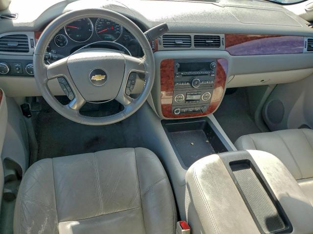 Chevrolet Suburban K1500 Lt Image 5