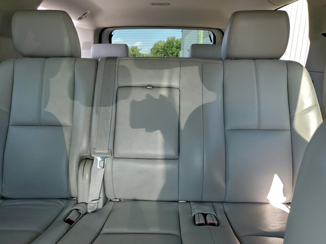 Chevrolet Suburban K1500 Lt Image 8