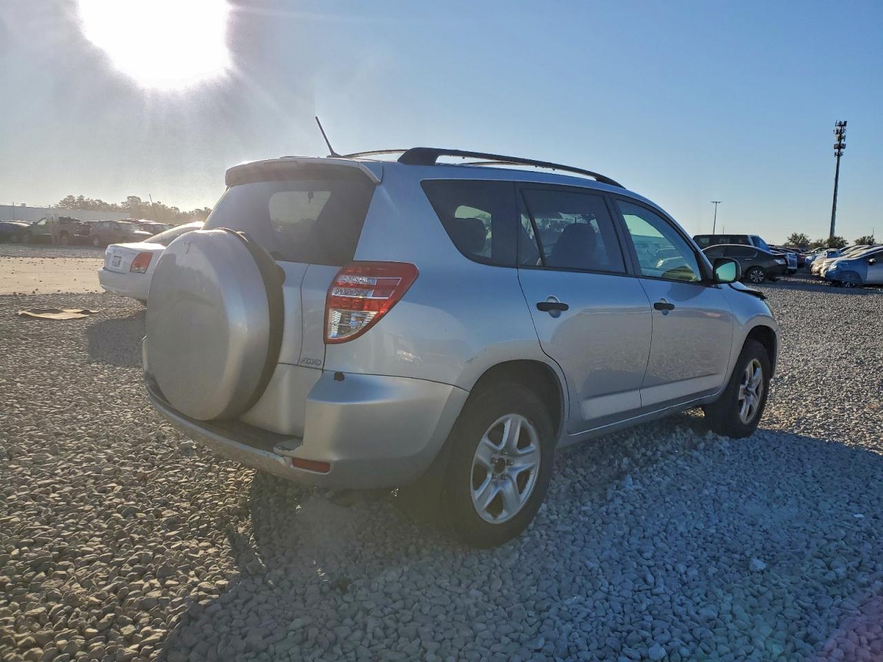 Toyota RAV4 Image 10