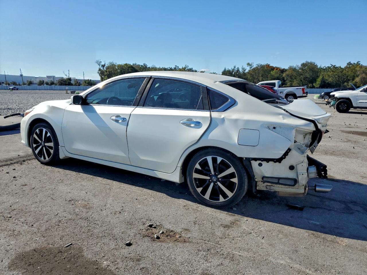 Nissan Altima 2.5 Image 9