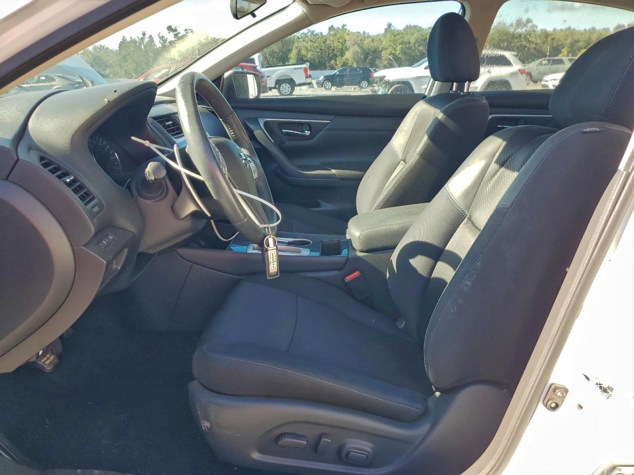 Nissan Altima 2.5 Image 10