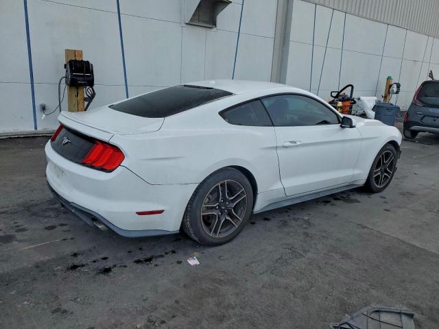 Ford Mustang Image 3