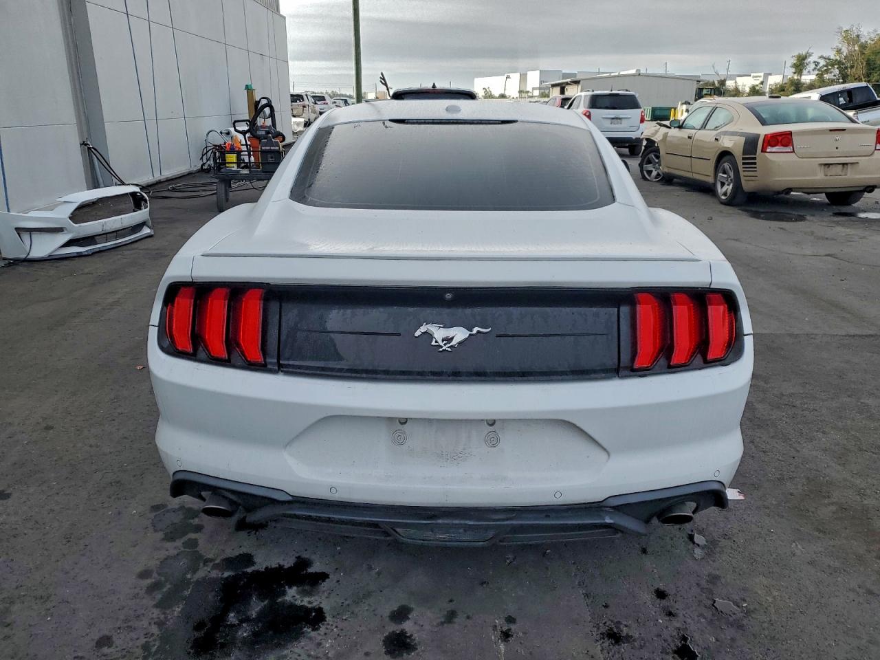 Ford Mustang Image 7