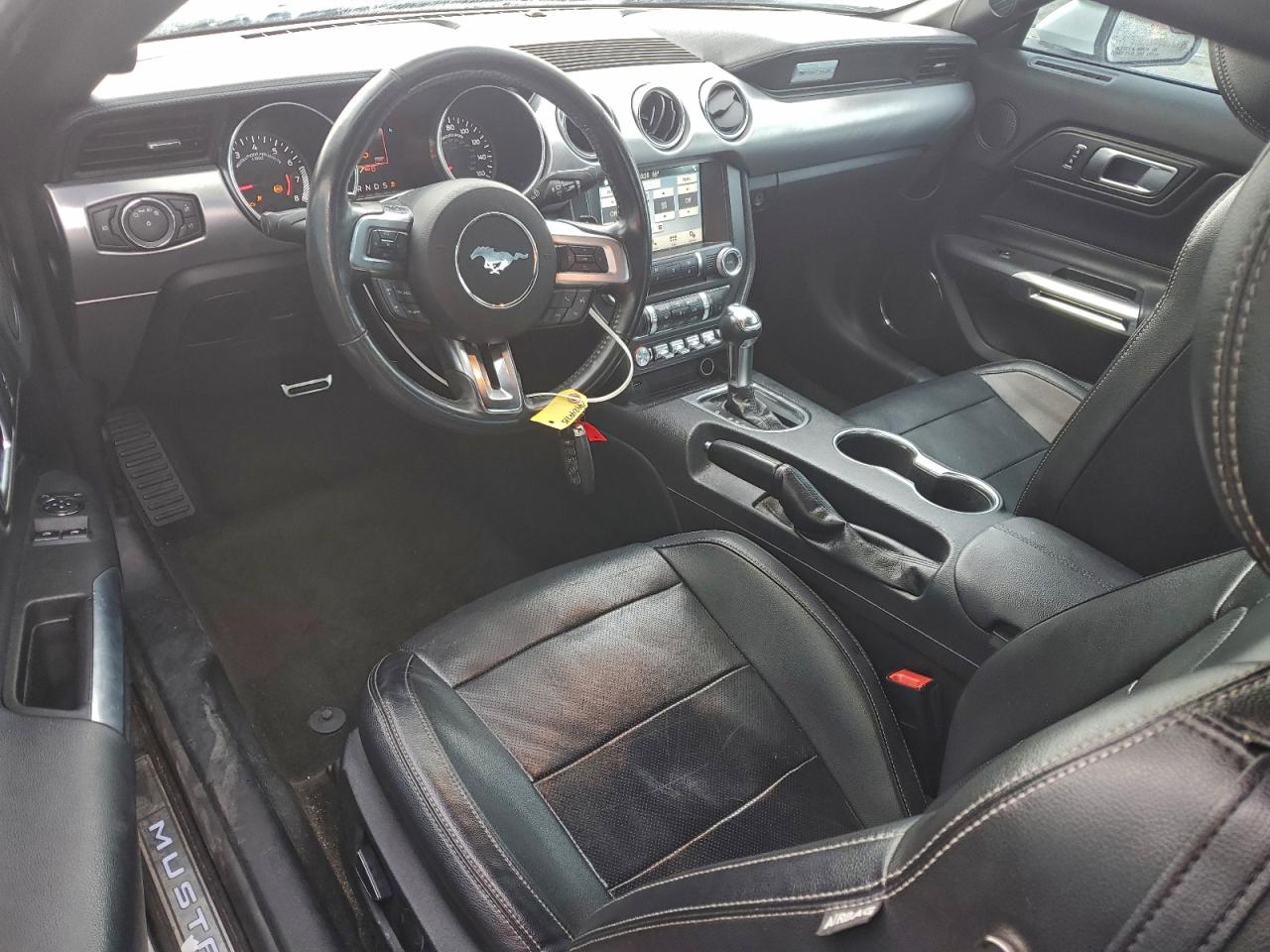 Ford Mustang Image 6