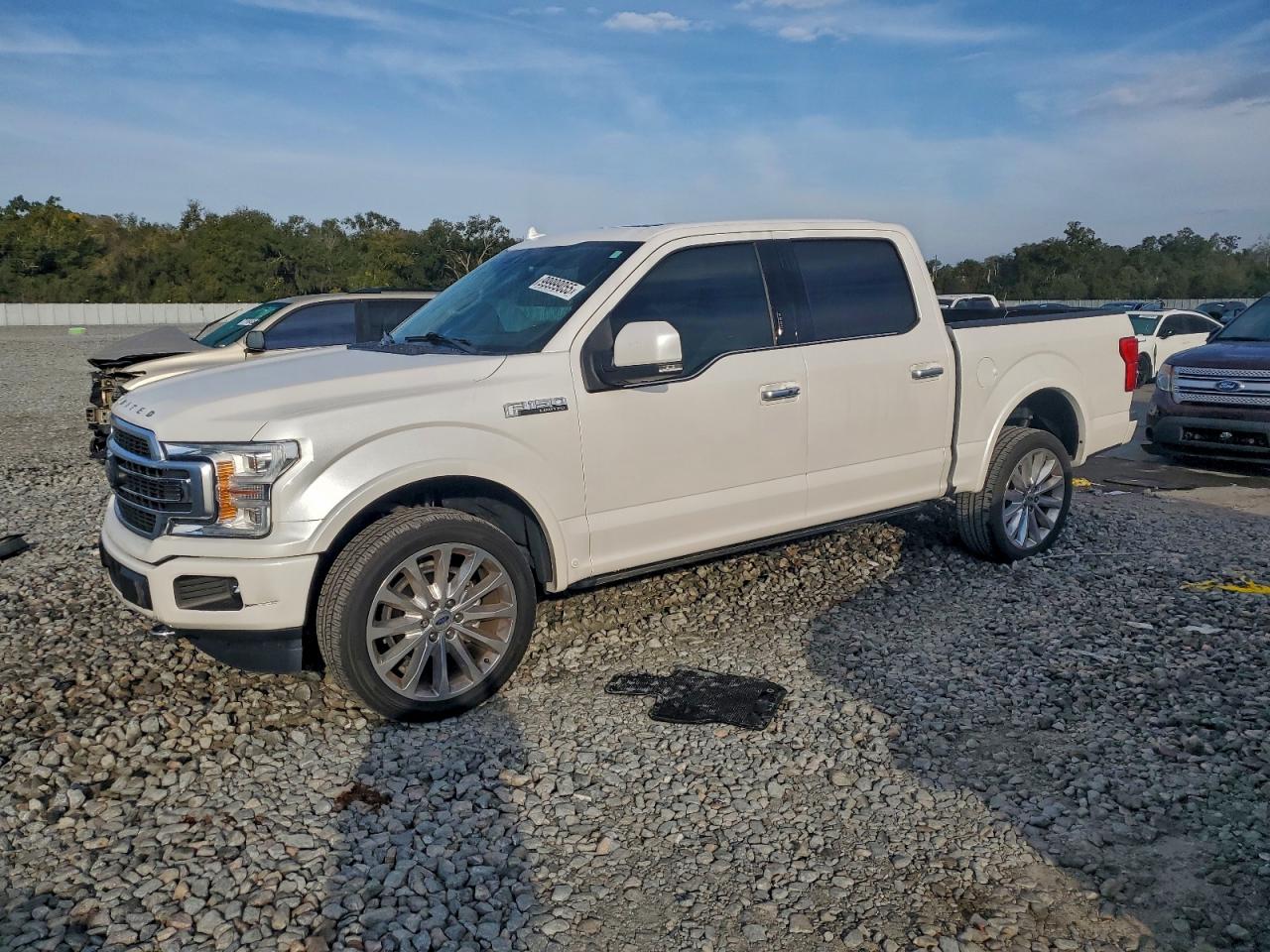Ford F-150 Supercrew Image 1
