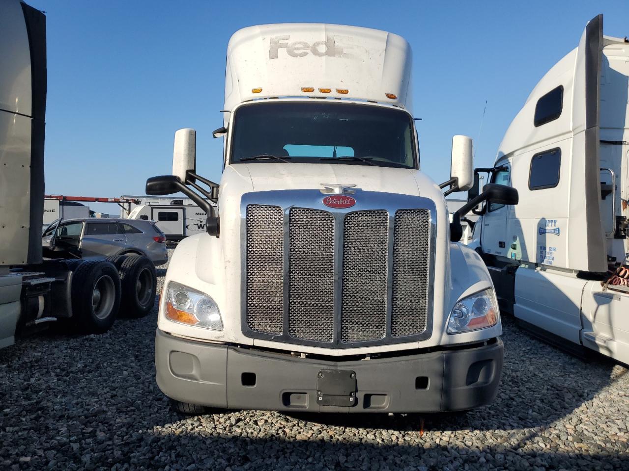 Peterbilt 579 Image 6