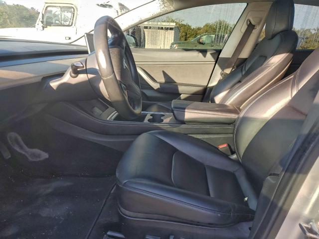 Tesla Model 3 Image 7