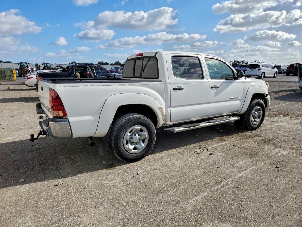 Toyota Tacoma Double Cab Prerunner Image 11