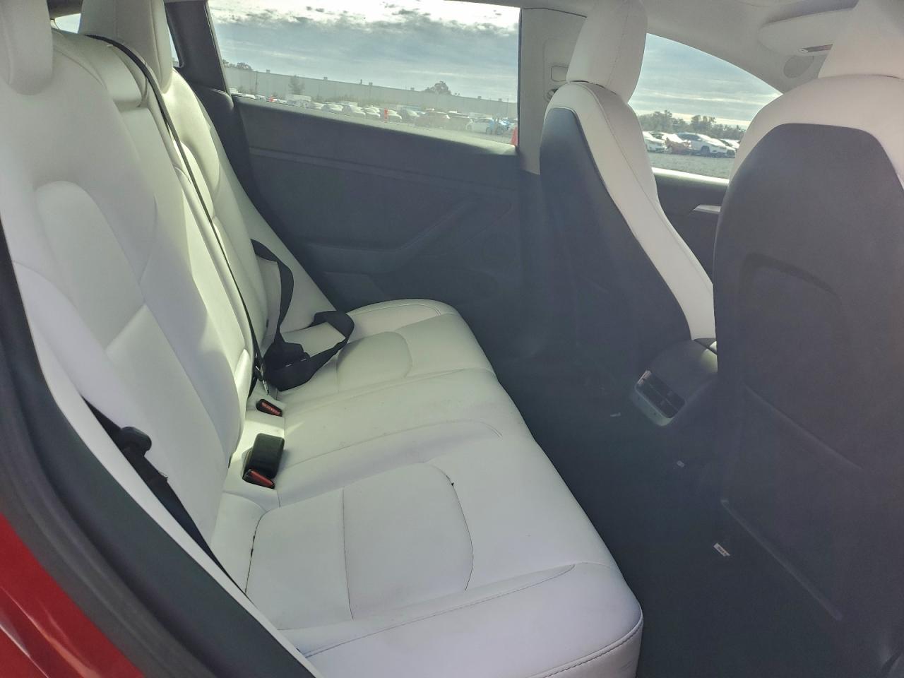 Tesla Model 3 Image 10