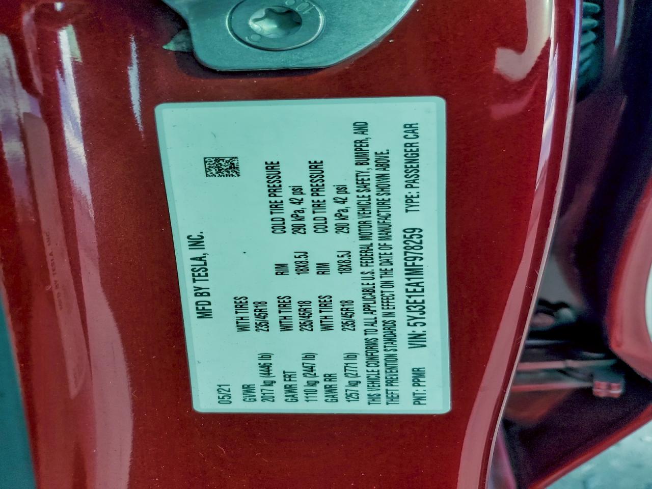 Tesla Model 3 Image 9