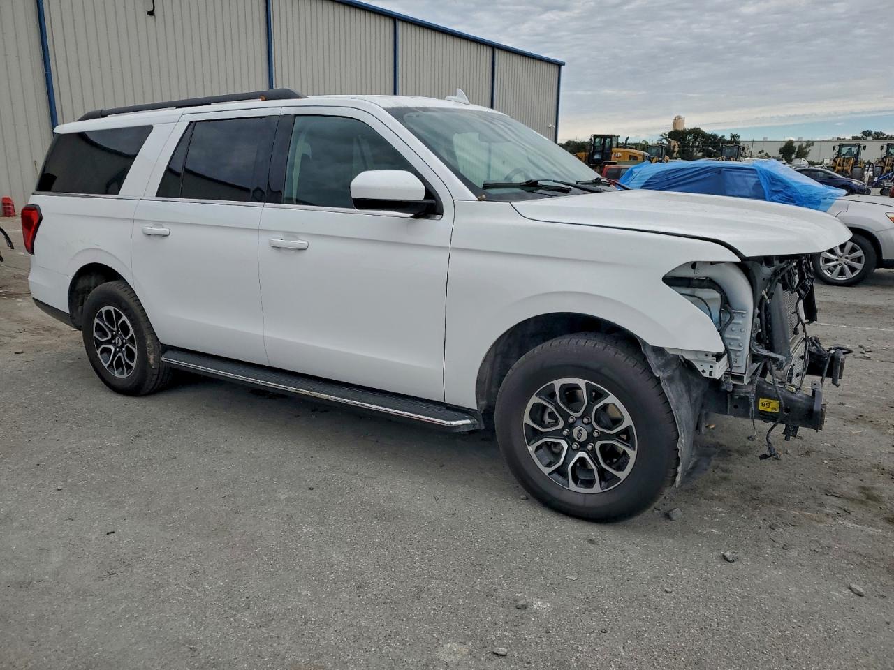 Ford Expedition Max Xlt Image 9