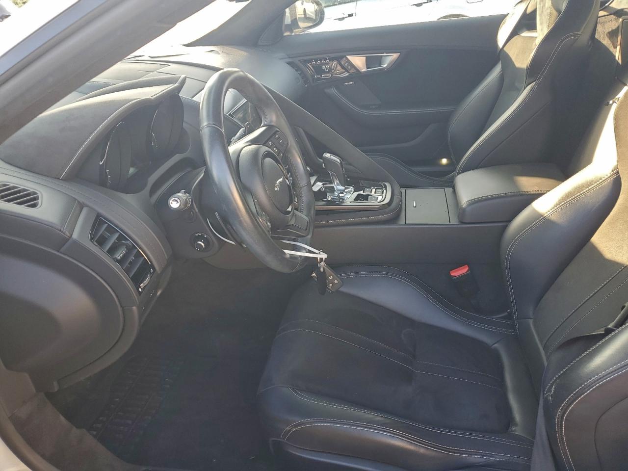 Jaguar F-TYPE Image 5