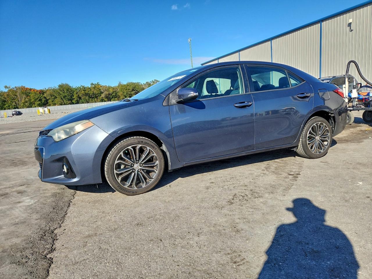 Toyota Corolla L Image 1